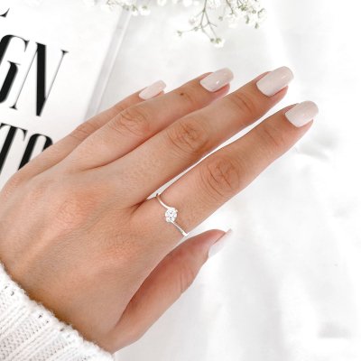 Anel solitário zircônia ondulado prata