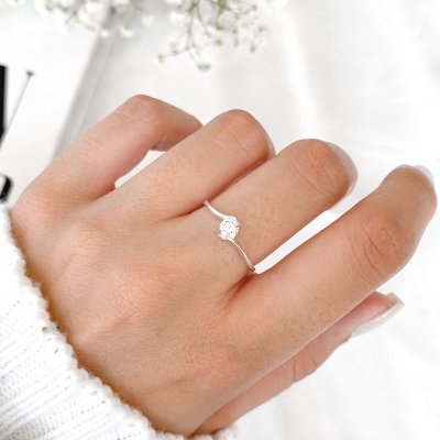 Anel solitário zircônia ondulado prata