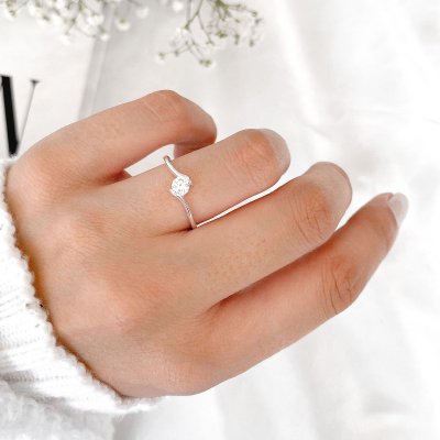 Anel solitário zircônia ondulado prata