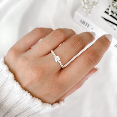 Anel solitário cravejado prata 925