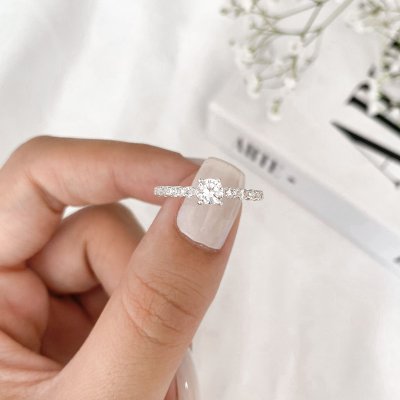 Anel solitário cravejado prata 925