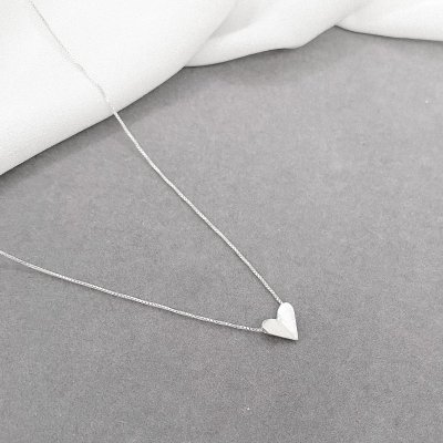 Colar coração origâmi dobradura em prata 925, delicado e básico