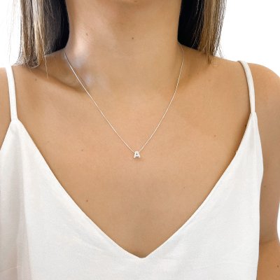 colar letra cravejada 3