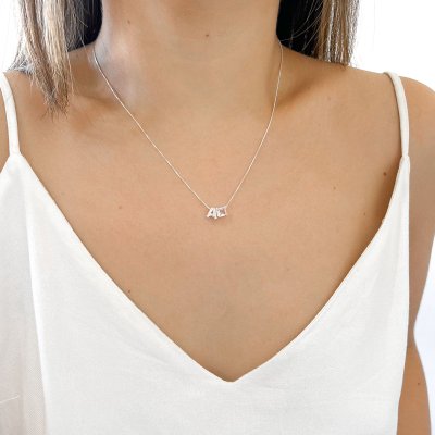 colar letra cravejada 4