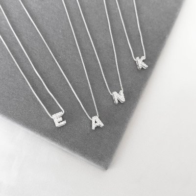 colar letra cravejada