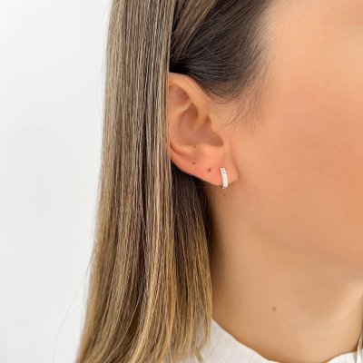 argola cravejada fina p prata 925