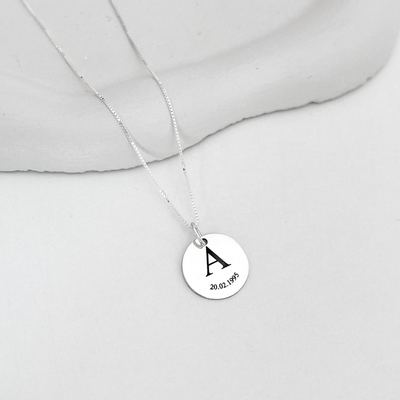 colar medalha incial nome e data personalizado prata 925 glamour pratas 1