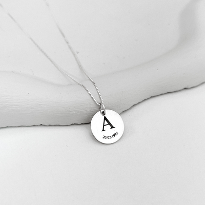 colar medalha incial nome e data personalizado prata 925 glamour pratas 2