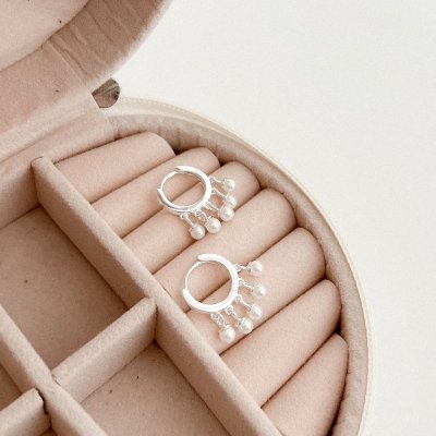 argola de prata lisa com perolas glamour pratas 3