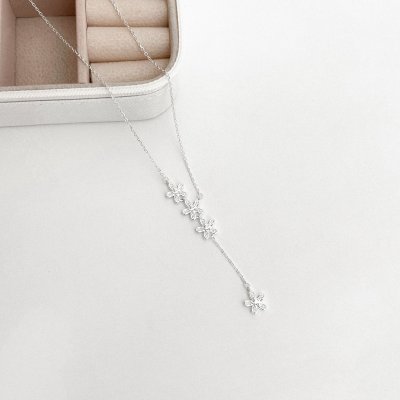 colar gravatinha flor cravejada prata 925 glamour pratas 2