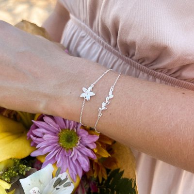 pulseira flor cravejada e raminho prata 925